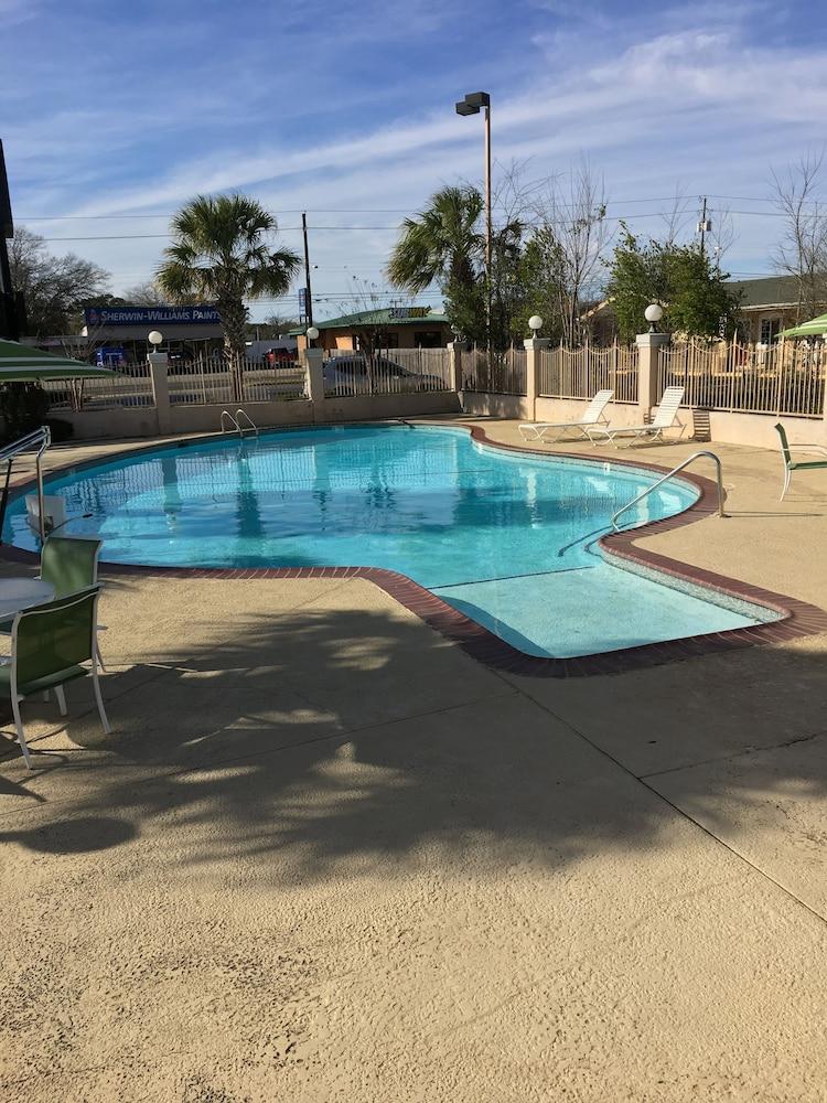Days Inn By Wyndham Nacogdoches/Sfa University/Downtown Buitenkant foto