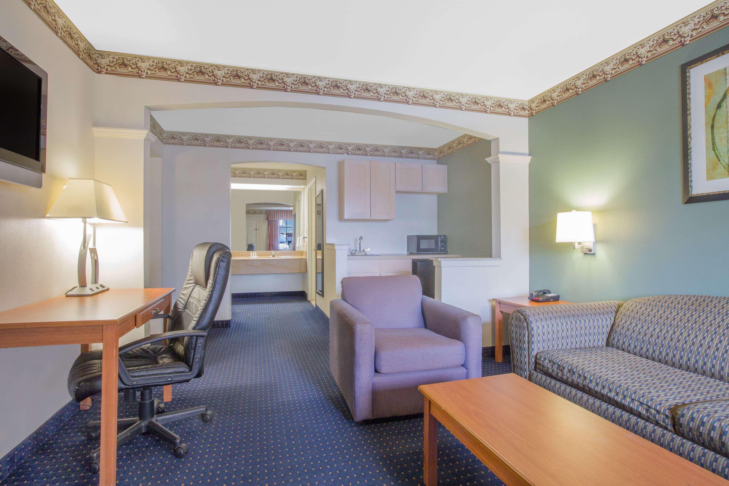 Days Inn By Wyndham Nacogdoches/Sfa University/Downtown Buitenkant foto