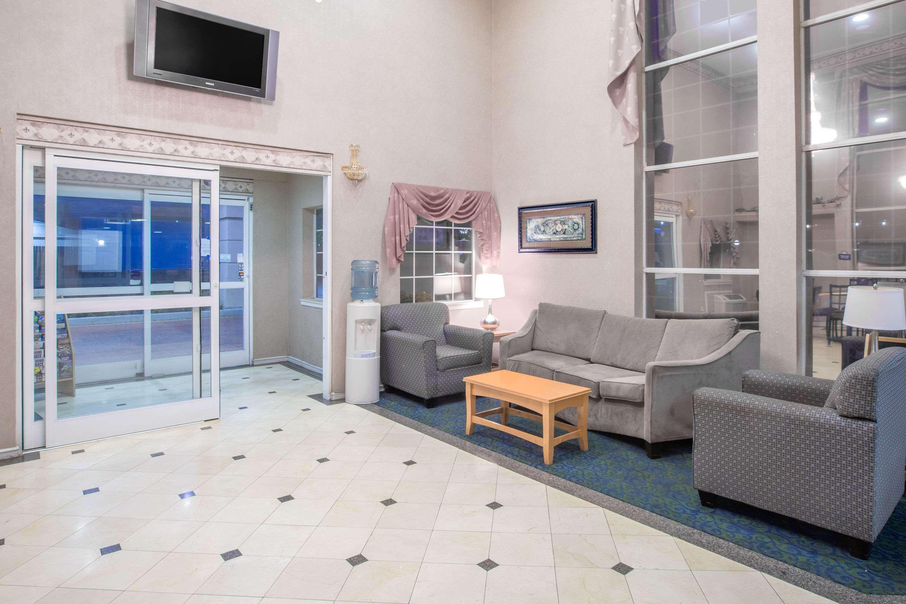 Days Inn By Wyndham Nacogdoches/Sfa University/Downtown Buitenkant foto