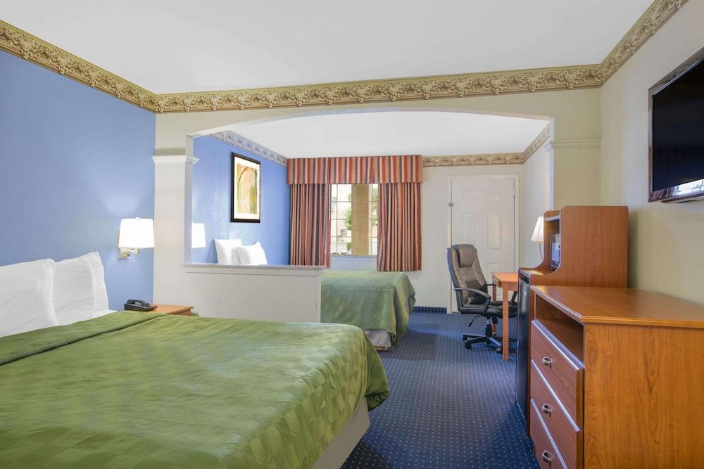 Days Inn By Wyndham Nacogdoches/Sfa University/Downtown Buitenkant foto