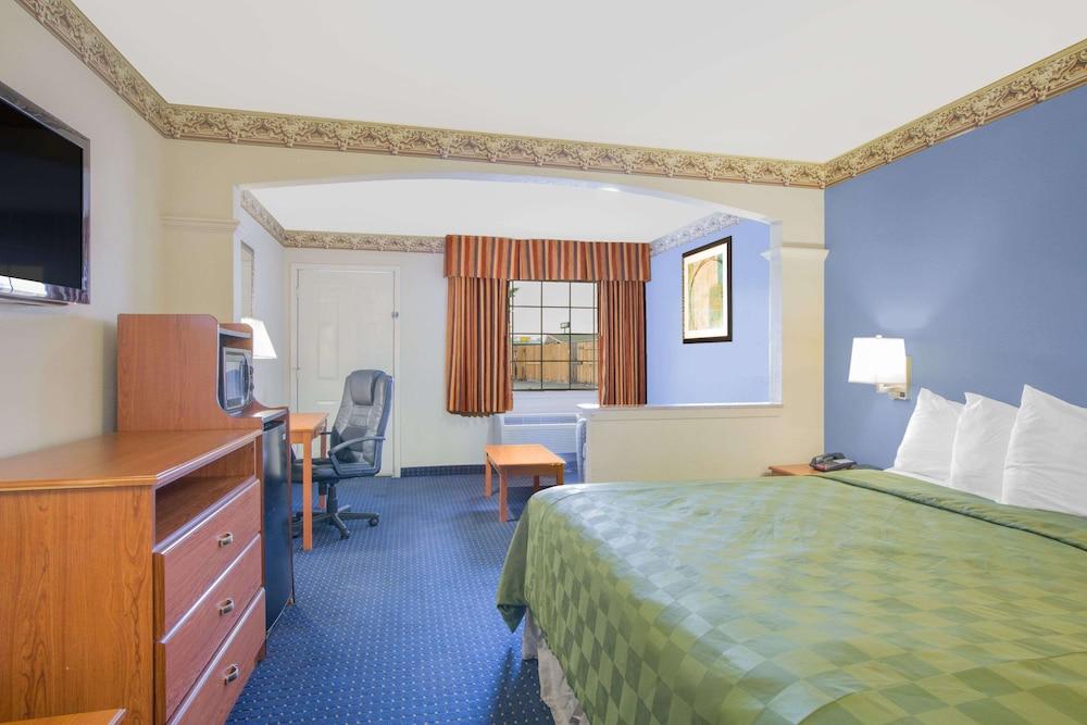 Days Inn By Wyndham Nacogdoches/Sfa University/Downtown Buitenkant foto